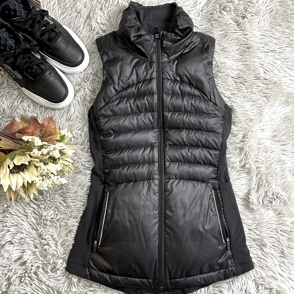 Lululemon black Down For A Run Vest II size 2